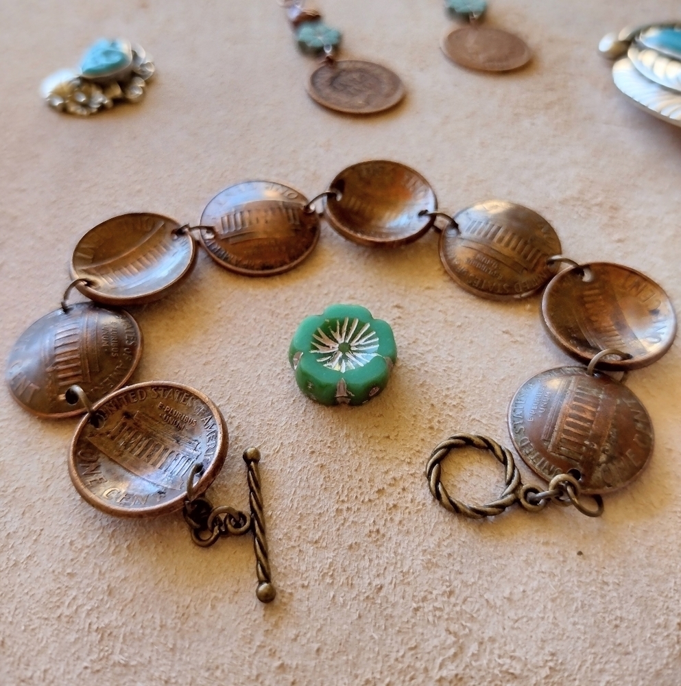 UNIQUE Domed Memorial Penny Toggle Bracelet Bangle